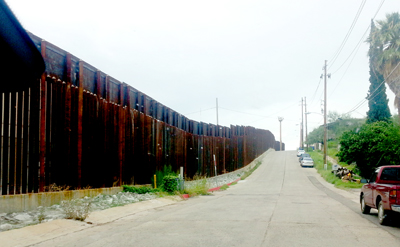 Inspiracom border wall Nogales lr