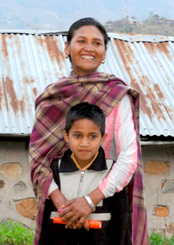 Nepal 2013 14 Fulmiya and child lr