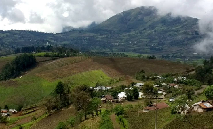 The scenic community of Loma de Pacay-Guacalgoto is nestled high in the Andes.