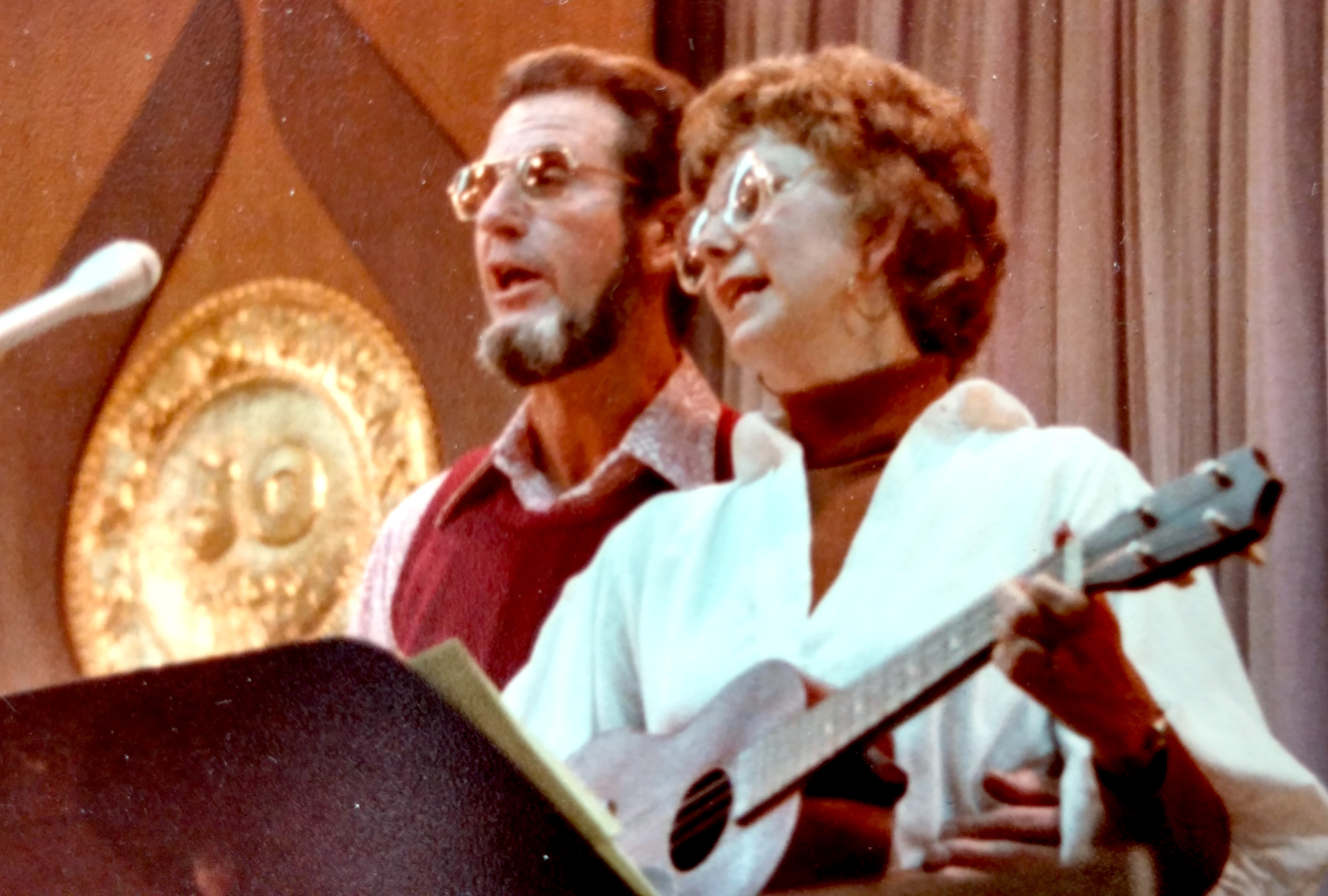 John and Marian performing a duet in Quito.