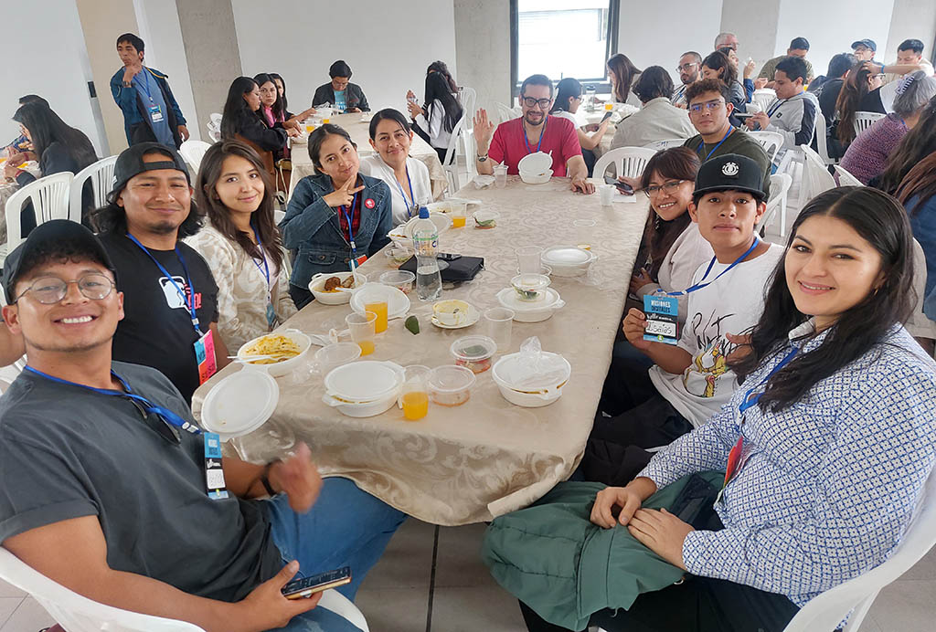 Mealtime during the Social Media Conference at HCJB Ecuador