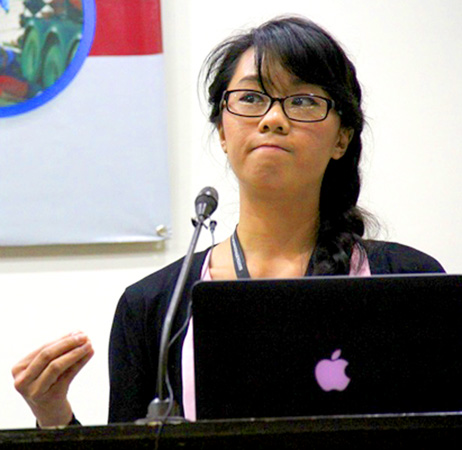 Joanna Fidel, RN, speaking at the annual medical conference in Ecuador, Jornadas Médicas.